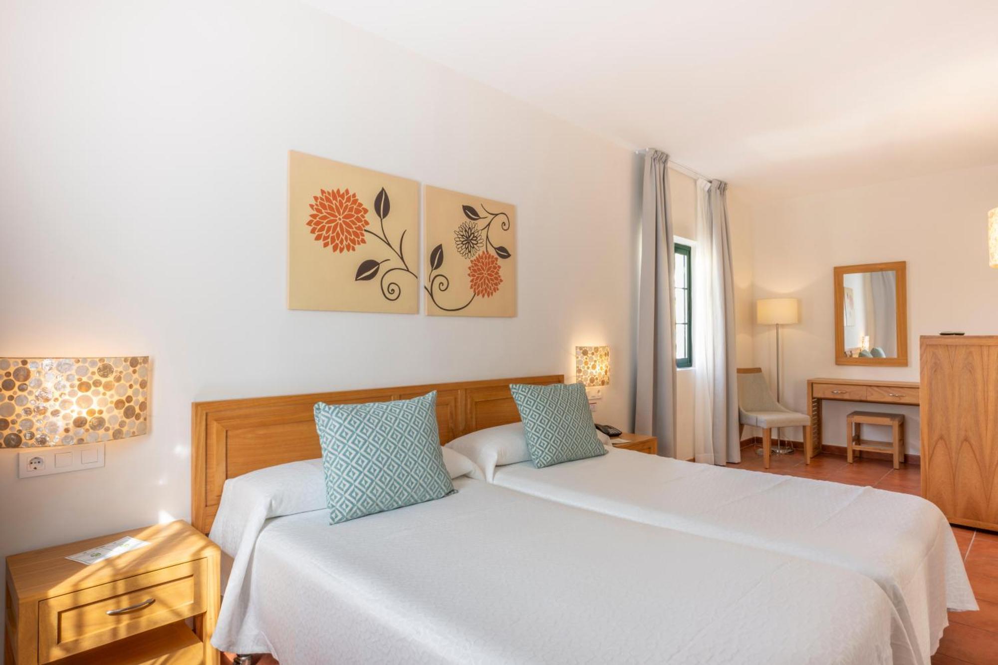 Gf Isabel Hotel Costa Adeje  Exterior photo